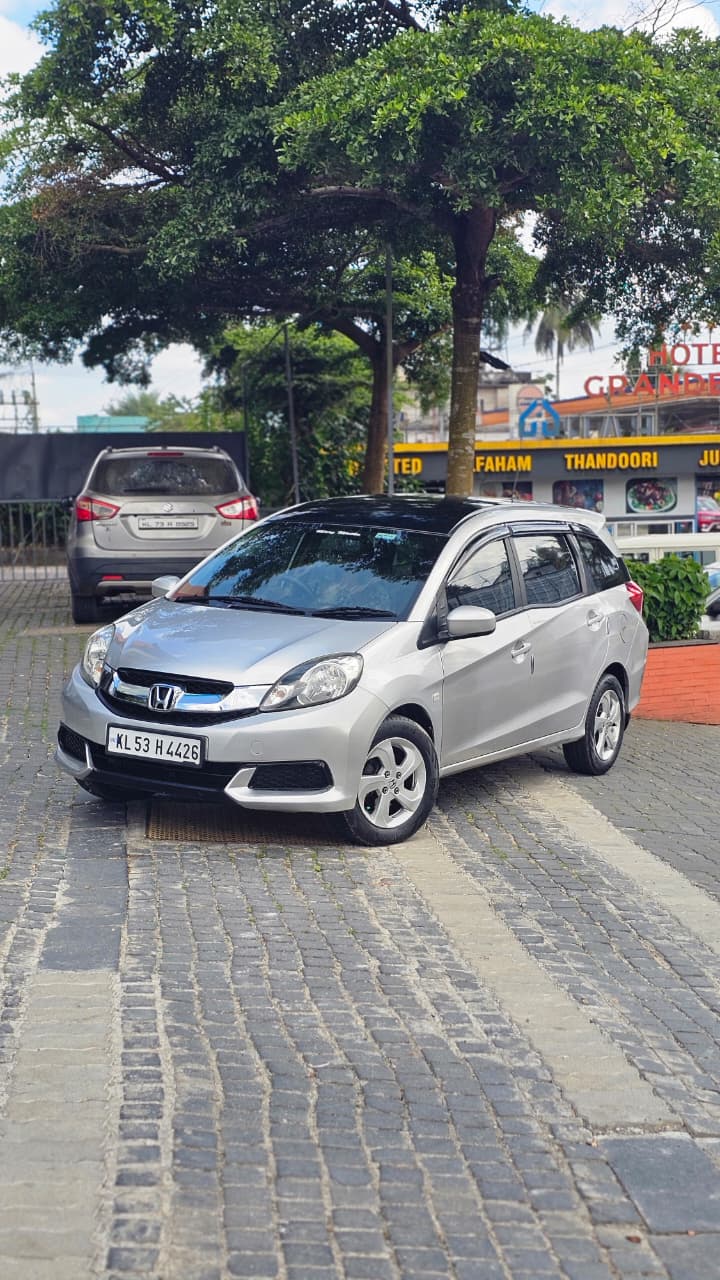 
								Honda Mobilio 2015 full									