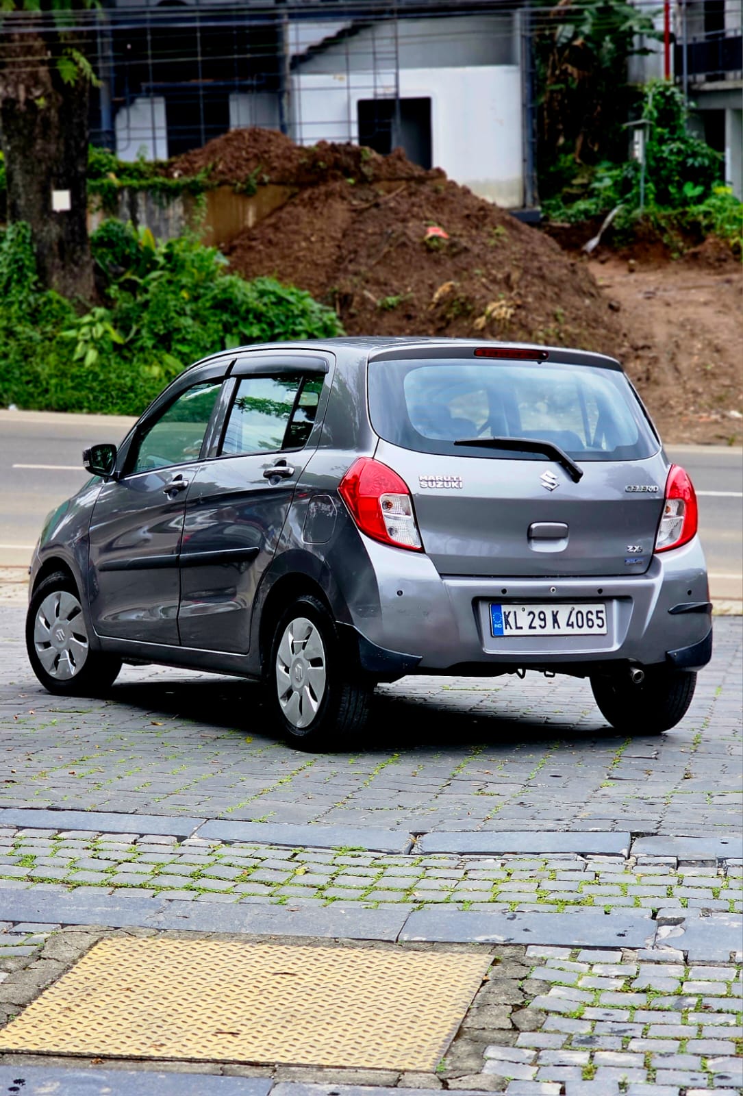 
								Maruthi Celerio ZXI AMT 2015 Petrol full									
