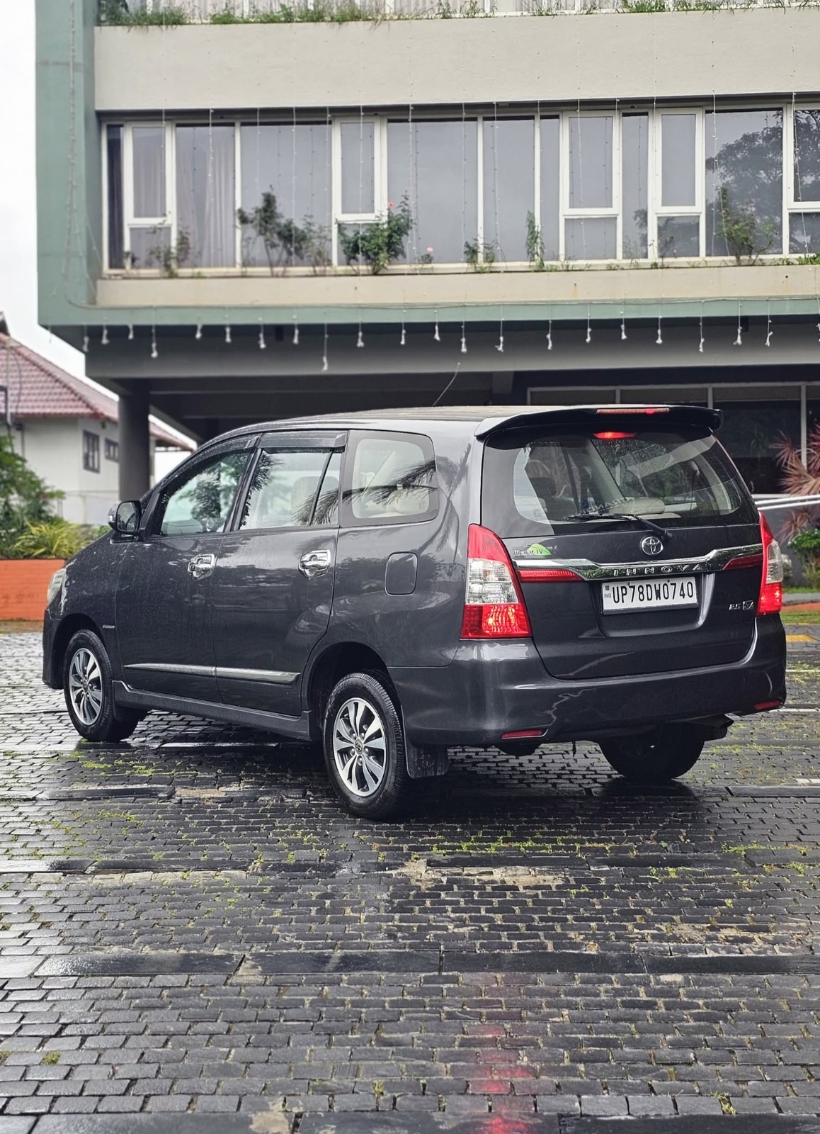 
								Toyota Innova V Diesel Manual 2015 full									