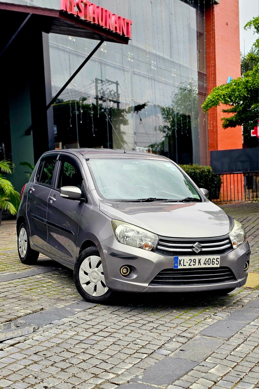 
								Maruthi Celerio ZXI AMT 2015 Petrol full									