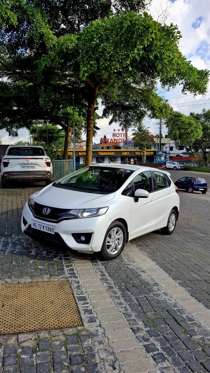 
								Honda Jazz VX 2016 full									