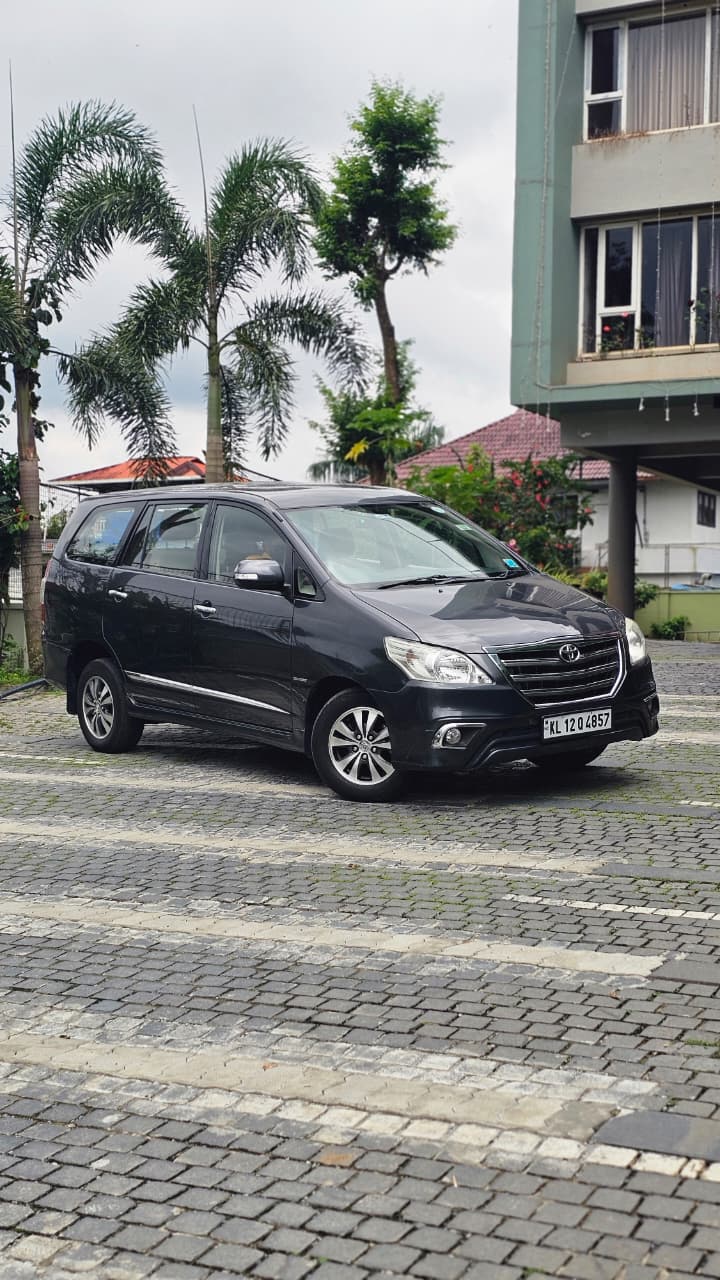 
								Toyota Innova V 2015 full									