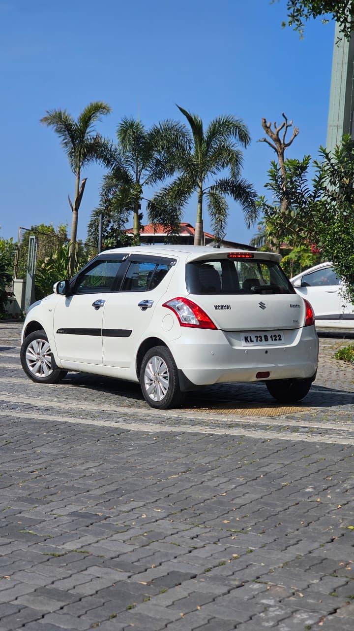 
								Maruti Suzuki Swift ZXI 2017 Petrol full									