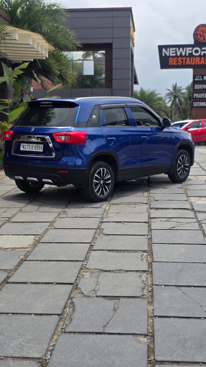 
								Maruti Suzuki Brezza LXI O full									