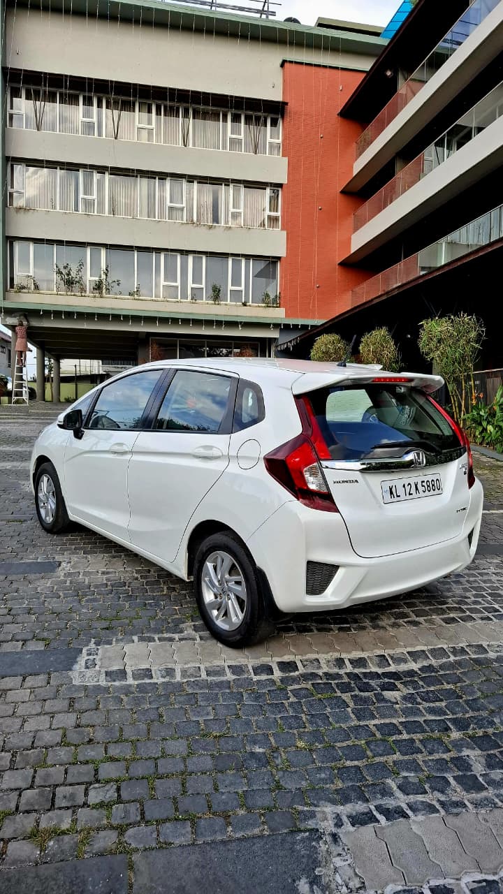 
								Honda Jazz VX 2016 full									