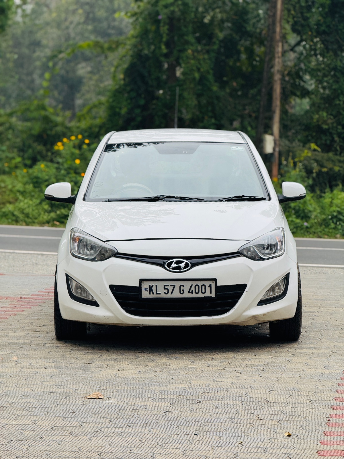 
								Hyundai i20 full									