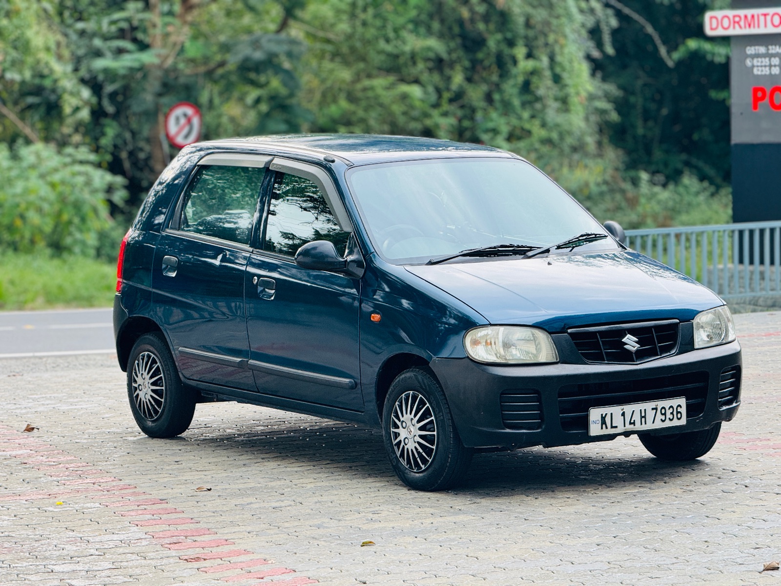
								Maruti Suzuki Alto LXi full									