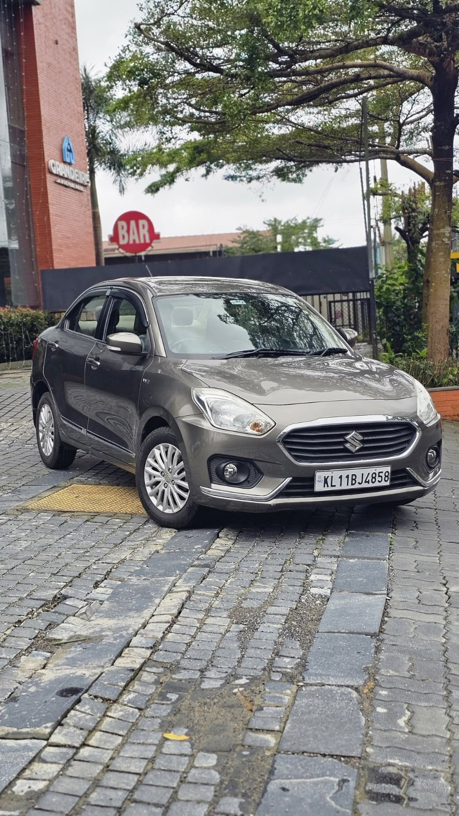 
								SWIFT DZIRE ZXI AMT 2018 full									