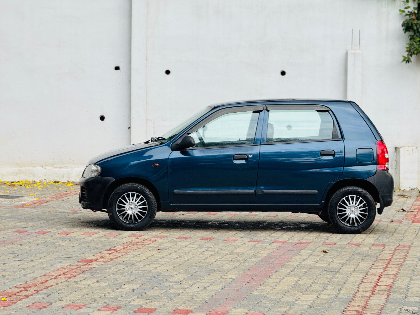 
								Maruti Suzuki Alto LXi full									