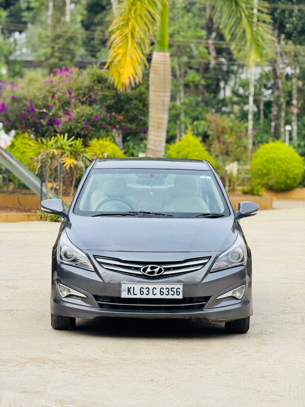 
								Hyundai Verna full									